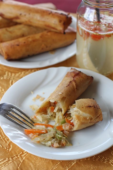 Fresh Lumpia Recipe, Lumpiang Gulay, Pinoy Merienda, Spring Roll Filling, Lumpia Recipe, Christmas Food Ideas, Filipino Dishes, Pinoy Food, Filipino Food