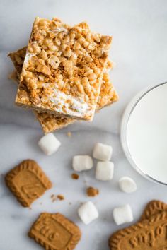 Biscoff Rice Krispie Treats ~ delightful addition to an old favorite Marshmallow Cereal, Biscoff Recipes, Krispie Treats Recipe, Cereal Snacks, Biscoff Cookies, Marshmallow Treats, Cereal Treats, Recipes With Marshmallows, S'mores