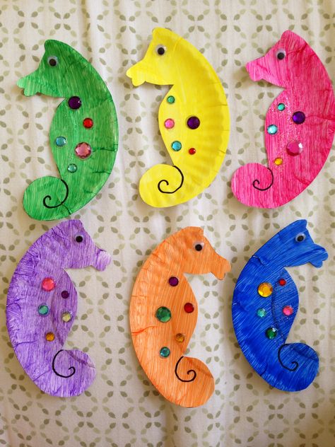 Under The Water Crafts For Toddlers, Arts And Crafts For Kids For Summer Camp Ocean Themes, Seahorse Art And Craft, Sea Horse Craft Preschool, Under The Sea Recycled Crafts, Seahorse Craft For Toddlers, Spring Themed Crafts For Kids, Seahorse Craft For Kids, Seahorse Art For Kids