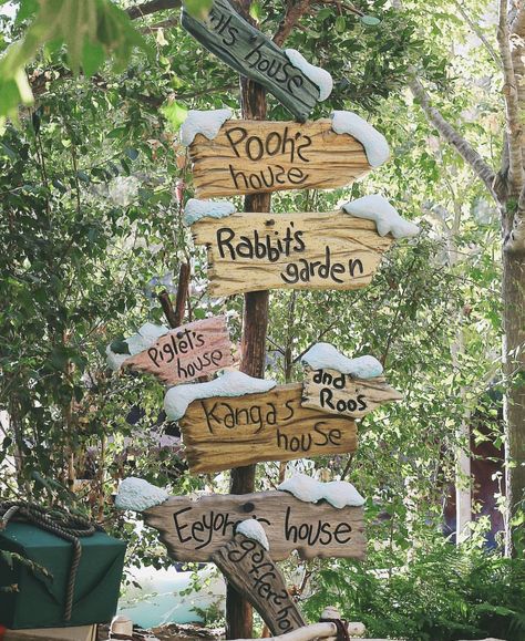 Piglet House, Gay Halloween Costumes, Winnie The Pooh Decor, Pooh Corner, Winnie The Pooh Themes, Rabbit Garden, Little Forest, Easter Event, Rosé Birthday