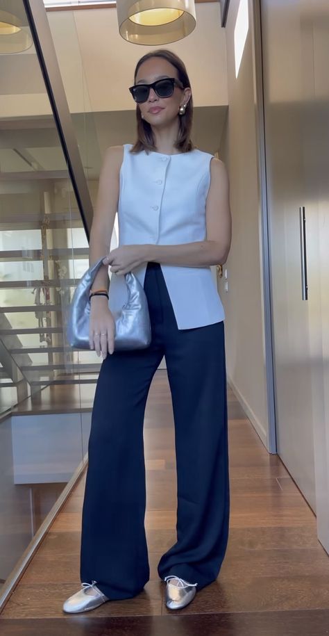 Doctor Inspired Outfit, Interview Chic Outfit, Sleek Business Casual Outfits, Office Wear Gen Z, Summer Outfits Corporate, Work Party Outfit Summer, Corporate Girl Outfit, Navy Blue Linen Pants Outfit, Office Aesthetic Outfit