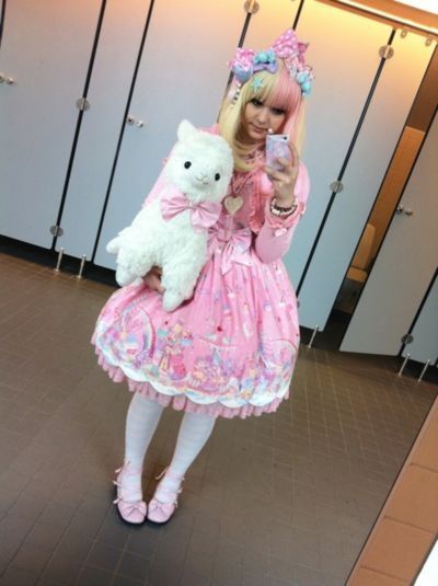 Lolita alpaca Milky Planet, Pop Kei, Lolita Outfits, Pastel Goth Fashion, Baby The Stars Shine Bright, Japanese Street, Japanese Street Fashion, Sweet Lolita, Pretty Dress