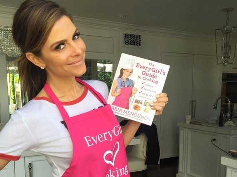 31 Celebrities with Cookbooks | Eat This Not That Intellectual Wallpaper, Celebrity Cookbooks, Cooking Prime Rib, Cooking For A Group, Celebrity Recipes, Maria Menounos, Eat This Not That, Cooking Advice, Cooking Guide