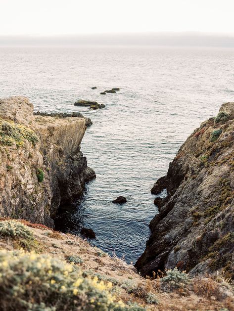 Sea Ranch Lodge, Cliffside Wedding, Monochromatic Wedding, Bridal Pose, Nyc Wedding Venues, Minimalistic Wedding, Sea Ranch, California Coastline, Champagne Tower