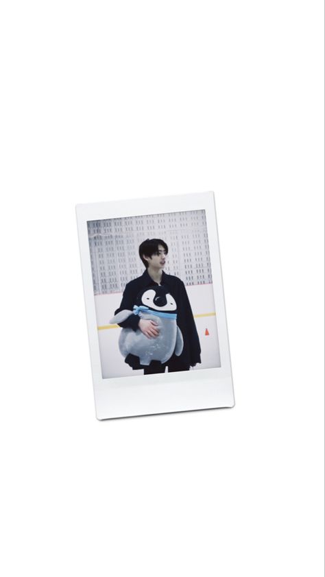 Sunghoon Polaroid, Enhypen Members Park Sunghoon, Otaku Room, Wallpaper Doodle, Mood Wallpaper, Iphone Lockscreen, Polaroid Pictures, Pop Photos, Iphone Wallpaper Themes