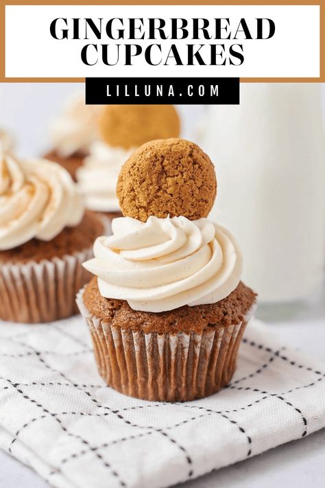 Easy Gingerbread Cupcakes are made with cake mix and topped with fluffy, cinnamon cream cheese frosting - the perfect cupcake for Christmas! #gingerbreadcupcakes #gingerbread #cupcakes #christmascupcakes #christmas Cake Mix Cupcakes, Christmas Cupcakes Recipes, Easy Gingerbread, Moist Cupcakes, Gingerbread Cupcakes, Cinnamon Cream Cheese, Holiday Sprinkles, Holiday Cupcakes, Frosting Tips