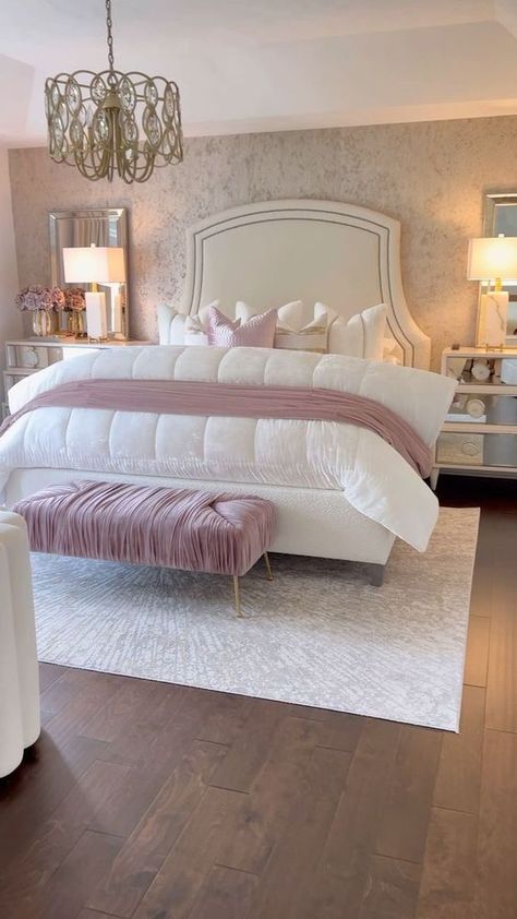 Farah Merhi Beautiful Bed Spread Farah Merhi, Luxury Room Bedroom, Glam Bedroom, Modern Luxury Bedroom, Elegant Bedroom, Luxury Rooms, Room Design Bedroom, Room Makeover Bedroom, Sunday Brunch