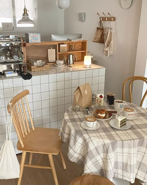 Cozy Homemaking, Korean Table, Cottage Cafe, Cafe Furniture Design, Rooms Interior, Army Room Decor, Small Cafe Design, Japandi Decor, Small Apartment Kitchen