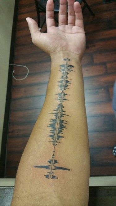 Sound wave of my daughter laughing Fibonacci Spiral Tattoo, Sound Wave Tattoo, Spiral Tattoos, Tattoos To Cover Scars, Inner Forearm Tattoo, Create Your Own Tattoo, Wave Tattoo, Music Tattoo Designs, Tattoo Quotes For Women