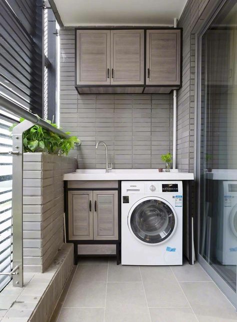 Outdoor Laundry Room Ideas Small Spaces, Utility Tiles, Outdoor Laundry Rooms, Interior Design Kitchen Contemporary, Laundry Room Ideas Small Space, Balcony Ideas Indian, Stylish Laundry Room, Kitchen Utility, Small Balcony Design