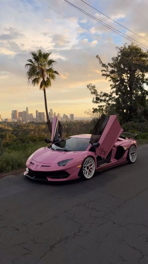 Pink Car Aesthetic Wallpaper, Pink Lamborghini Aesthetic, Marcedice Car, Girl Cars Aesthetic, Pink Porsche Aesthetic, Pink Benz, Pink Porsche Wallpaper, Autos Aesthetic, Dream Car Aesthetic