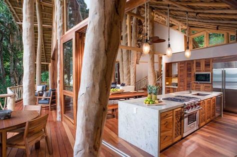 This Incredible Treehouse Kitchen Could Be Yours Tropical Kitchen, Tropical House Design, Jungle House, Real Estat, Hawaii Homes, Tropical House, Earthship, Tropical Houses, Luxury Vacation