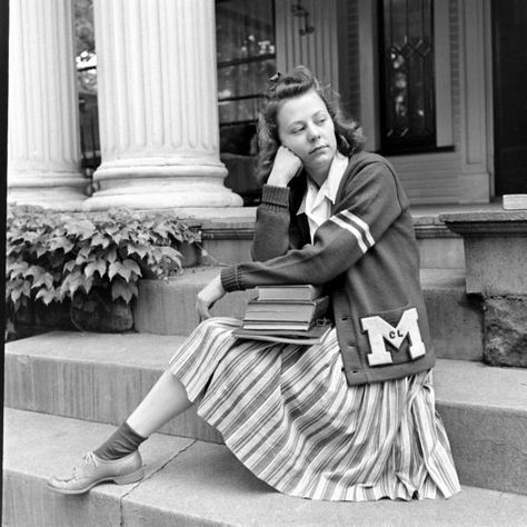 High School Graduation Mansfield, Ohio - 1941 50s High School Fashion, Vintage School Photos, 1940s High School, 60s High School Fashion, 50s High School, 1950s High School Fashion, 1940s School, 1940s College Fashion, Vintage High School Aesthetic