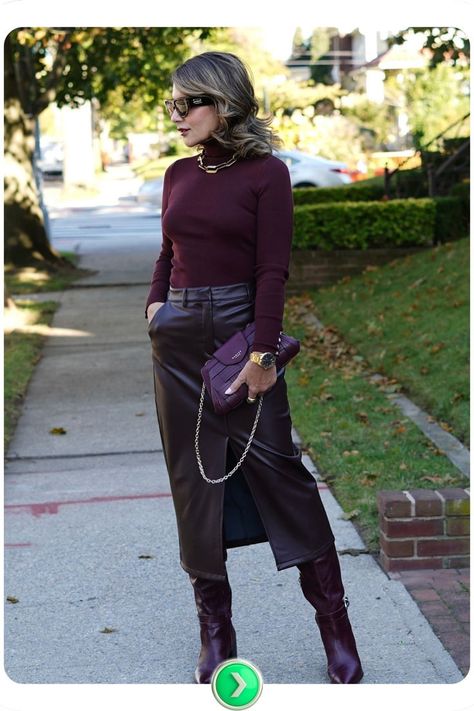 Burgundy sweater combined with a leather skirt for a bold, edgy look. The rich tones and texture mix add flair, perfect for a night out or fall event. Burgundy Leather Skirt Outfit, Burgundy Leather Skirt, Burgundy Skirt Outfit, Burgundy Sweater Outfit, Sweater Outfit Ideas, Skirt Outfit Fall, Leather Skirt Outfit, Burgundy Skirt, Fall Events