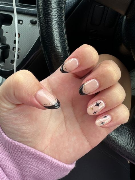 Black & gold frenchies & stars 🖤✨ #gelnails #frenchtipnails #blacknails #goldnails #almondnails Grade 8 Grad Nails, Grade 8 Grad, Grad Nails, 8th Grade Graduation, Grade 8, French Tip Nails, 8th Grade, Gold Nails, Black Nails