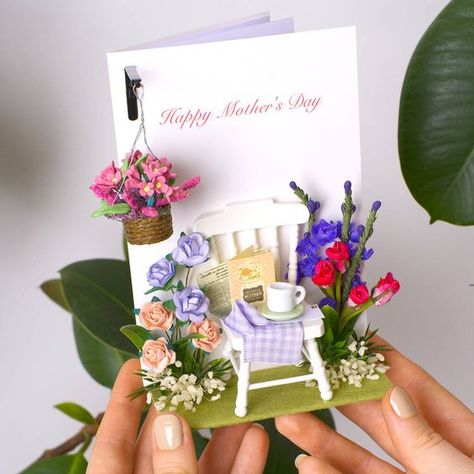 mother's day gifts Card Making Flowers, Luxury Gift Set, Soya Wax, Painted Chair, Quick Crafts, Handmade Flowers Paper, Book Art Diy, Miniature Crafts, Diy Creative Crafts