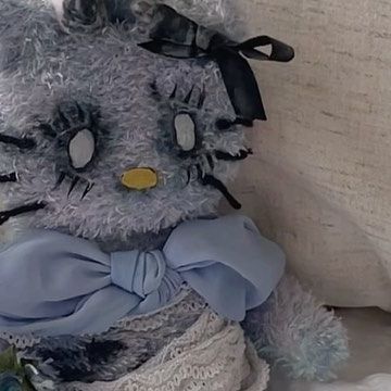 Yasmin 🧸 on Instagram: "corpse bride hello kitty plushie 😭🫶🏻🧟‍♀️💙 IM IN LOVE #hellokitty #diy" Corpse Bride Hello Kitty, Hello Kitty Plushie, Diy Hello Kitty, Corpse Bride, October 23, Tim Burton, Im In Love, In Love, Hello Kitty