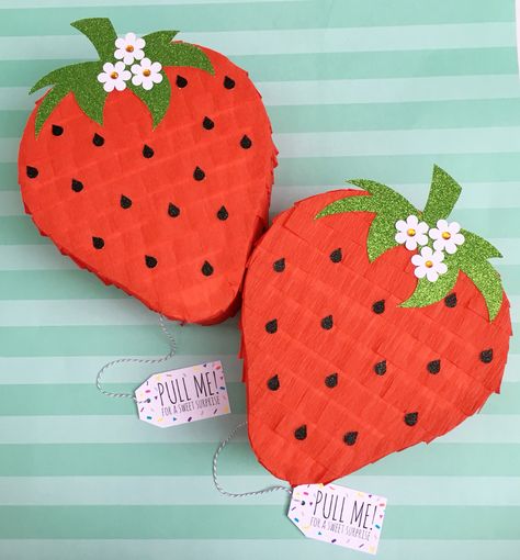 Mini Pinata Birthday Gift, Strawberry Pinata Diy, Berry First Birthday Pinata, Fruit Pinata, Strawberry Piñata, Tropical Fruit Party, Tutti Frutti Birthday Party, Pinata Diy, Birthday Pinata