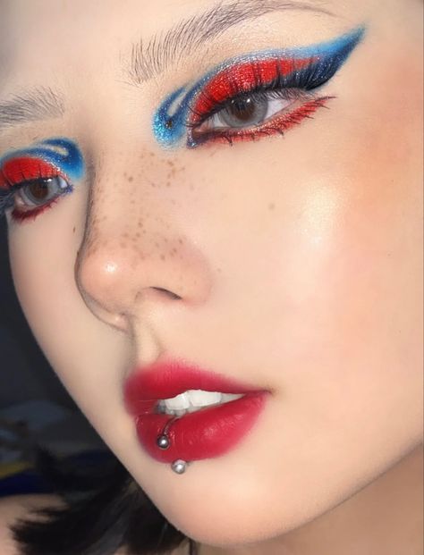 Red Blue Eye Makeup, Red And Blue Eyeliner, Sea Inspired Makeup, Blue And Red Makeup Looks, Red And Blue Makeup Looks, Simple Colorful Makeup, Blue And Red Makeup, Chinese Opera Makeup, Full Color Makeup