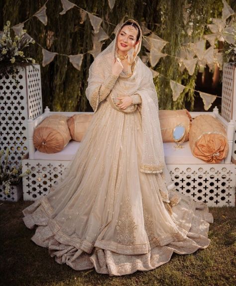 Hania Aamir, Nikah Outfit, Nikah Dress, Pakistani Women Dresses, Red Bridal Dress, Desi Wedding Dresses, Nikkah Dress, Asian Bridal Dresses, Latest Bridal Dresses