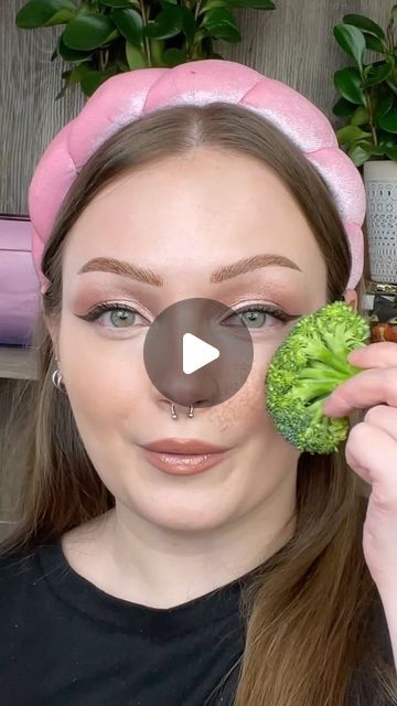 Breyonna on Instagram: "Broccoli Freckle Hack!! 🥦 Are you into fake freckles?? 

@milanicosmetics cheek kiss cream bronzer hey honey 

Makeup challenge, faux freckles, fake freckles, viral makeup, fake freckle hack, makeup trend, spring makeup, easy makeup, everyday makeup 
#milani #makeupartist #makeup #makeuptutorial #makeupvideos #makeupvideo #makeupinspiration #makeupideas #makeupinspo #undiscoveredmuas #undiscovered_muas #wakeupandmakeup #easymakeup #everydaymakeup #inssta_makeup #fakefreckles #fauxfreckles #eyeshadow #eyeliner #eyemakeup #makeupchallenge #makeuptransformation #makeupreels #beautyreels"