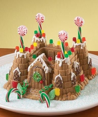 Gingerbread Castle Cake Gingerbread Castle, Betty Crocker Cake, Piping Frosting, Yule Log Cake, Log Cake, Castle Cake, Bundt Cake Pan, Gateaux Cake, Blue Cakes