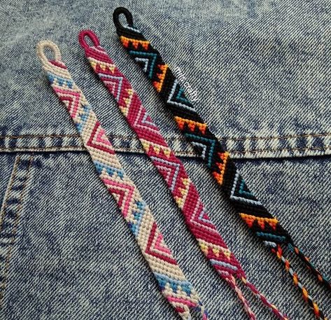 Friendship Cord Bracelets, Stacked Friendship Bracelets, Western Friendship Bracelet Colors, Love Friendship Bracelet, Western Bracelet Colors, Granola Friendship Bracelets, Avocado Bracelet Pattern, Complicated Friendship Bracelets, Camp Friendship Bracelets