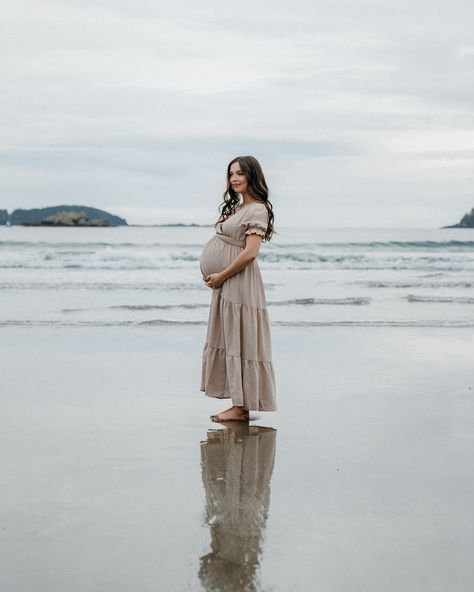 A moment just for mama 🕊️ Banff Wedding, Family Engagement, Wedding Videographer, Maternity Photos, Pregnancy Shoot, Pregnancy Photos, Calgary, Wedding Photo, Wedding Photos