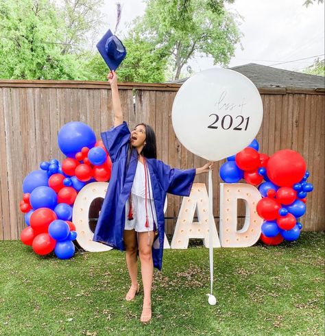 Decoration Ideas Event College, Ku Graduation Party, Smu Graduation Party, College Event Decoration Ideas Creative, Blue And Red Graduation Party Ideas, Red White And Blue Graduation Party, Red And Blue Graduation Party, Graduation Day Stage Decoration, Blue Graduation Decorations