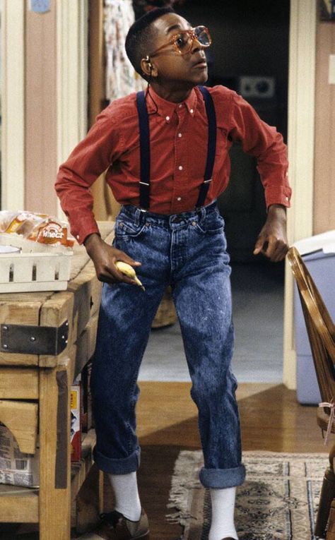 Steve Urkel, Family Matters from 19 TV Characters Who Lasted Way Longer Than They Were Supposed to Steve Urkel Costume, Steve Erkel, Kellie Shanygne Williams, 90s Lifestyle, Tv Character Costumes, 90s Nerd, Jaleel White, Steve Urkel, 90s Aesthetics