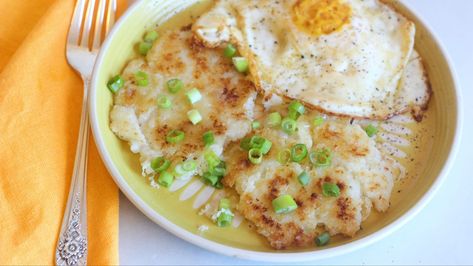 Leftover Grits, Grit Cakes Recipe, Corn Mush, Instant Grits, Grit Cakes, Whole Bowl, Southern Cooking Recipes, Corn Grits, Savory Oatmeal