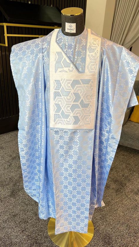 A Babbar Riga (Big Gown) is a large piece of clothing worn by men in Hausa, Yoruba, and Nupe societies in northern Nigeria. It's a high-status item of clothing. Big Gown, Agbada Outfit, Nigeria Fashion, Agbada Design, Naija Wedding, Native Wears, African Wear Styles For Men, African Men Fashion, African Men