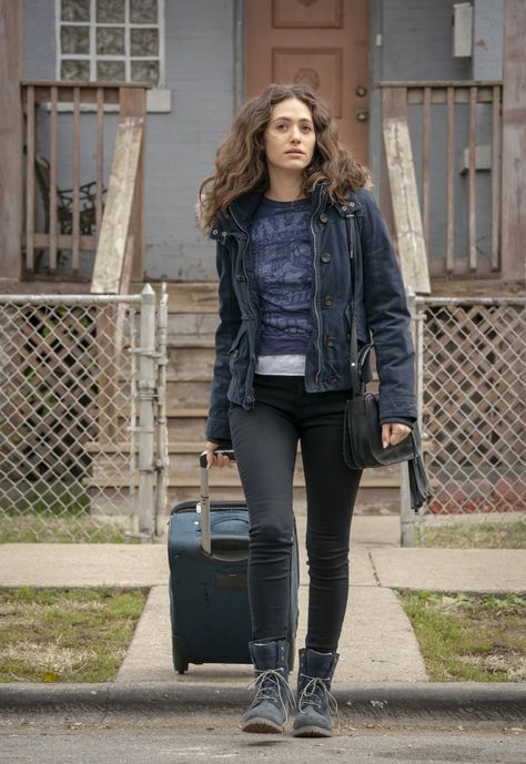 How Does Fiona Leave Shameless? | POPSUGAR Entertainment Fiona Shameless, Shameless Characters, Shameless Cast, Fiona Gallagher, Shameless Tv Show, Shameless Dr, The Gallaghers, Shameless Us, Emmy Rossum