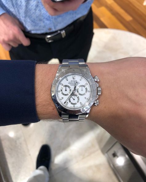 Exquisite Timepieces®️ on Instagram: “I'm dreaming of a white Christmas ❄️ Preowned Stainless Steel White Dial Rolex Daytona - $17,500 DM for more info!” Rolex Daytona White Dial, Rolex Daytona White, Pretty Watches, Movado Watch, Stylish Men Casual, Stylish Watches, White Dial, Luxury Watches For Men, Mens Accessories Fashion