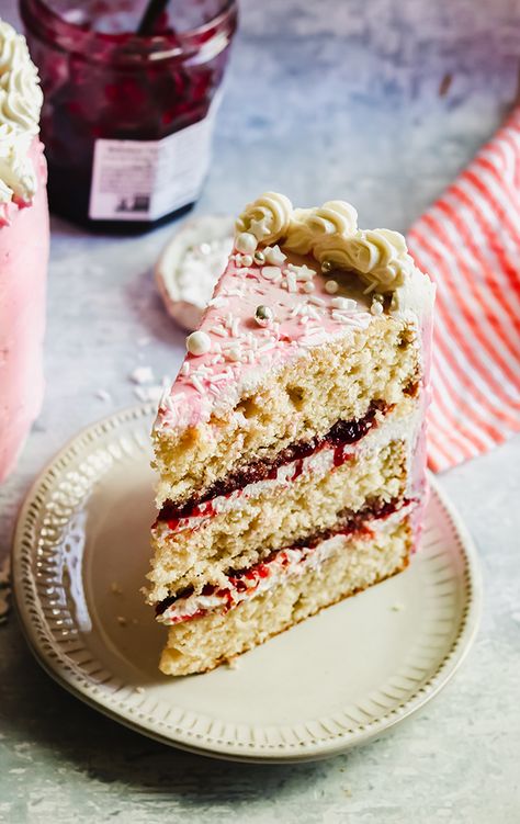 Almond Flour Raspberry Cake, Spring Cake Flavor Ideas, Breakfast Birthday Cake, Summer Cake Flavors, Spring Cake Flavors, Almond Raspberry Cake, Almond Butter Cake, Two Layer Cake, Mascarpone Buttercream