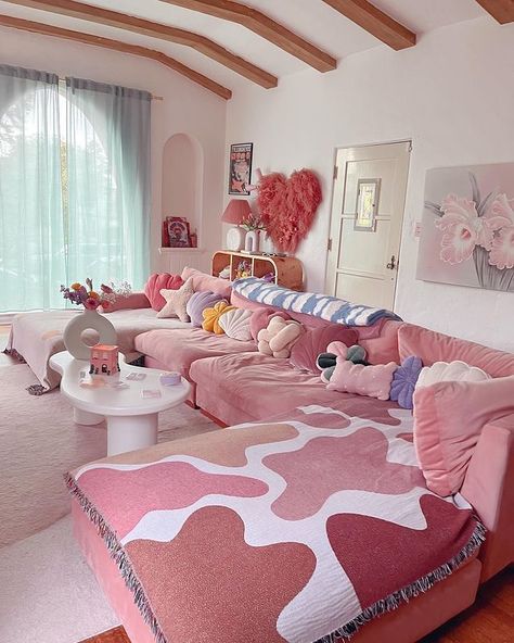 Deco Pastel, Pink Furniture, Barbie Room, Pastel House, Pastel Room, Apartment Decor Inspiration, Decoration Inspiration, Beautiful Living Rooms, Apartment Inspiration