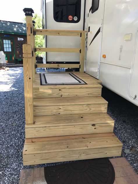 Diy Steps For Camper, Rv Stairs Wood, Diy Camper Steps Ideas, Camper Steps Wooden, Permanent Camper Site Ideas Entryway, Wooden Rv Steps, Camper Stairs Diy, Rv Stairs Remodel, Diy Rv Porch