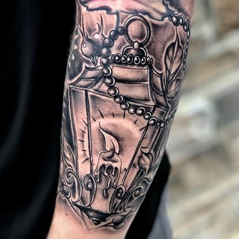 Gangsters Tattoo, Lantern Tattoos, New Orleans Tattoo, Lantern Tattoo, Iphone Wallpaper Photography, Lighthouse Tattoo, Wallpaper Photography, Gold Tattoo, Tattoo Sleeve