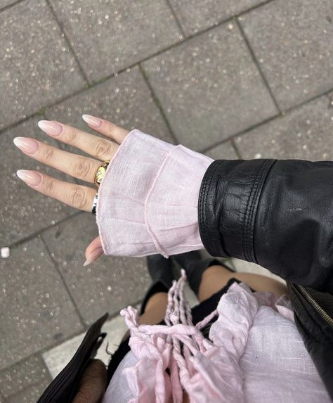 french manicure soft light pinky color golden rings Better Half, Models Off Duty, Pink Outfit, Cute Fits, Vintage Aesthetic, Girly Girl, Beautiful Nails, Girl Power, Girly Things