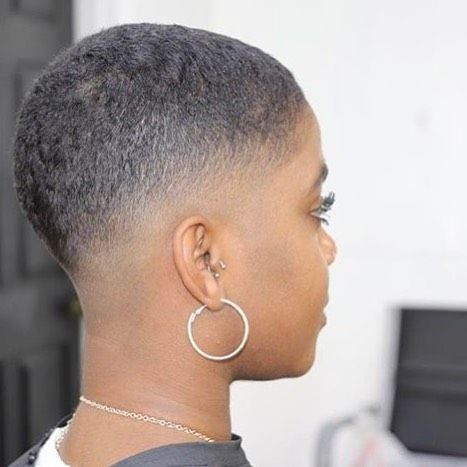 Fade Haircut Women, Short Fade Haircut, Short Natural Haircuts, Short Hair Designs, Shaved Hair Cuts, Short Shaved Hairstyles, Shaved Hair Designs, Tapered Natural Hair, Natural Hair Cuts