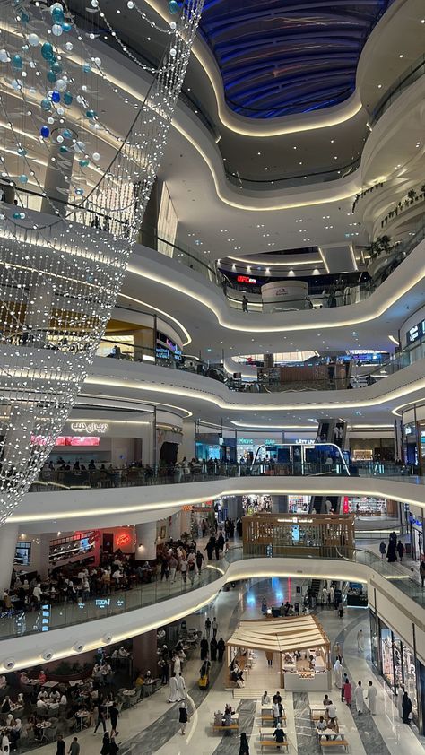 Shopping Mall Interior, Dubai Vacation, Dubai Aesthetic, Kuwait City, Dubai Shopping, Dubai City, New Photo Download, Night Scenery, Dubai Travel