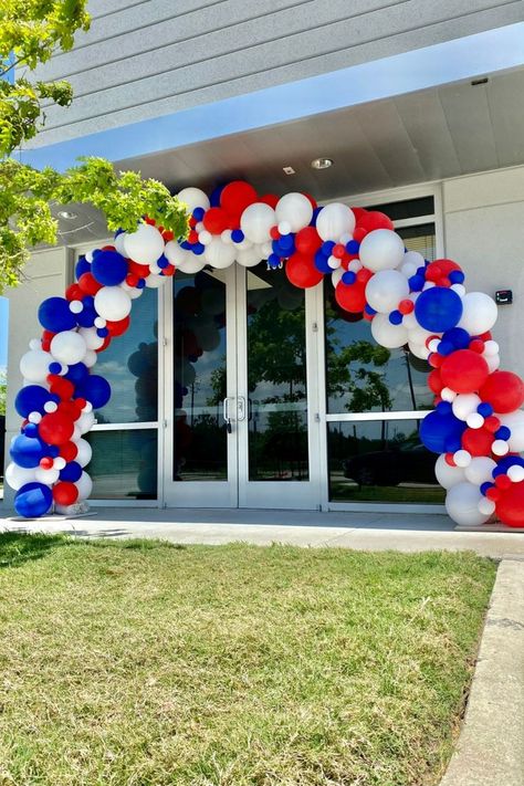 White And Blue Balloon Arch, Memorial Day Ideas, Blue Balloon Arch, Balloon Arch Decorations, Fall Family Fun, Memorial Day Decorations, Balloon Crafts, Blue Balloon, 70th Birthday Parties