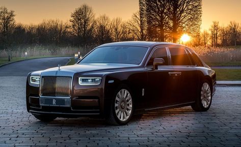 2019 Rolls-Royce Phantom Extended Wheelbase Rolls Royce Price, Rolls Royce Wallpaper, New Rolls Royce, Rolls Royce Phantom, Expensive Cars, Car Features, Black Car, Car Wallpapers, New Tricks