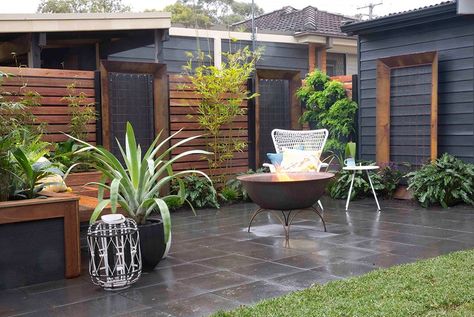 Paved Backyard Ideas, Garden Pavers, Paving Ideas, Courtyard Landscaping, Outdoor Paving, Patio Pavers Design, Courtyard Gardens Design, Garden Paving, Paved Patio