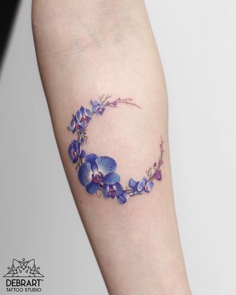 Whether they're colorful or black, these tattoos are beautiful beyond measure. Orchid Tattoo, Beautiful Tattoos For Women, Tiny Tattoo, Tattoo Designs And Meanings, Flower Tattoo Designs, Tattoos And Body Art, Tattoo Girls, S Tattoo, Tattoo Models