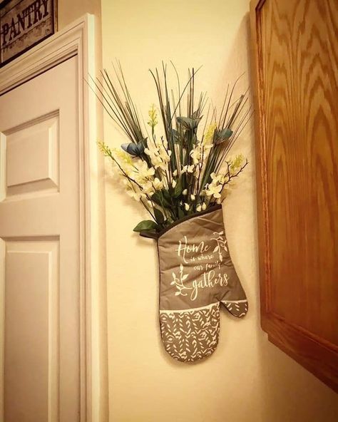 Kitchen Door Decor Ideas, Top Of Kitchen Cabinet Decor Ideas Diy, Diy Country Kitchen Decor, Dollar Tree Diy Home Decor Ideas Kitchen, Dried Flowers Kitchen Decor, January Diy Crafts, Dollar Tree Farmhouse Decor Diy Bathroom, Kitchen Decor Diy, Diy Dollar Tree Gifts