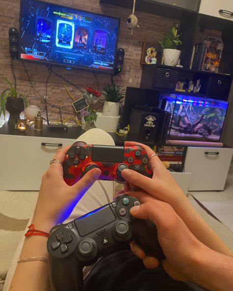 #gaming #ps4 #couple #mortalkombat #fishtank #game #love #datenight #datenightideas Video Game Date Aesthetic, Couple Goal Gaming, Cartoon Couple Playing Video Games, Couples Gaming Together Aesthetic, Couples Gaming Together, Gaming With Boyfriend, Game Night With Boyfriend, Playfight Couples Aesthetic, Video Games With Boyfriend