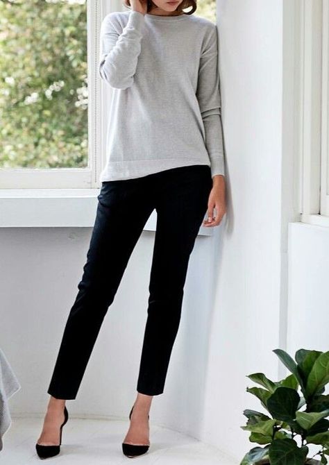 Dear Stitch Fix stylist, this outfit is perfectly my style. I would love more simple and basic combos like this one! Comfy Work Outfit, Minimal Trend, Minimalist Moda, Work Outfit Inspiration, Effortless Outfit, Paris Mode, Fall Outfits For Work, Work Outfits Women, Work Wardrobe