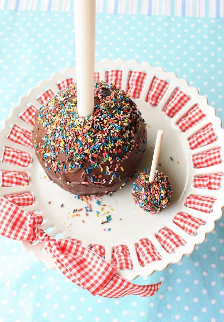 Homemade Birthday Cake Cake Pop Birthday, Cake Pop Receita, Giant Cake, Brownie Pops, Fabulous Cakes, Birthday Cake Pops, Cookie Cake Birthday, Homemade Birthday Cakes, Cake Pop Recipe