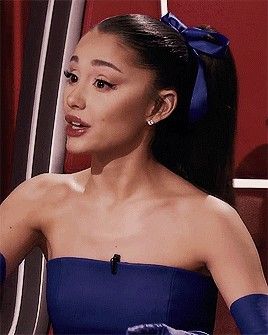 Ariana Grande Ariana Grande Bow In Hair, Ariana Grande Slick Back Ponytail, Ariana Grande Ponytail, Anna Laura, Ariana Grande Hair, 22 Birthday, Pop Girlies, Star Guardian, Straight Ponytail